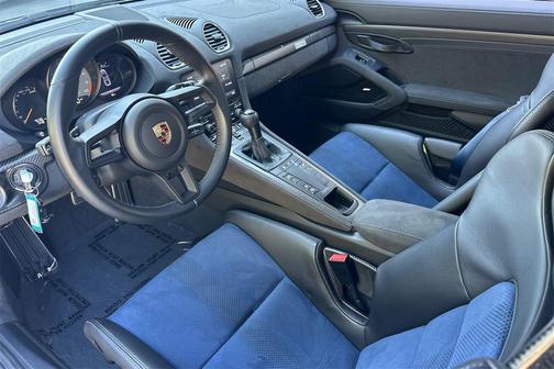 2023 Porsche 718 Cayman GT4 RS