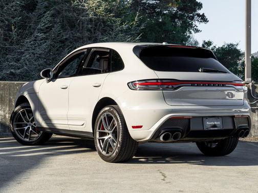 Chalk 2023 Porsche Macan Macan