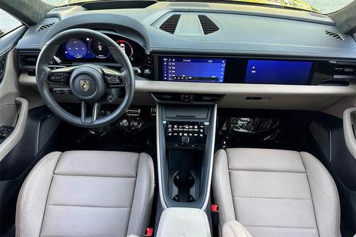 2024 Porsche Macan Turbo