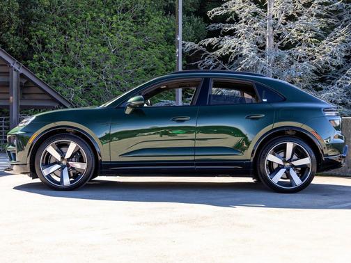 2024 Porsche Macan Turbo