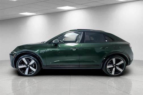 2024 Porsche Macan Turbo