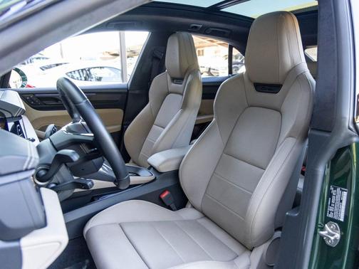 2024 Porsche Macan Turbo