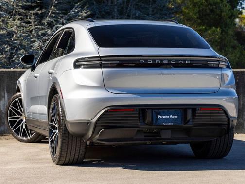 Dolomite Silver Metallic 2025 Porsche Macan Macan Electric