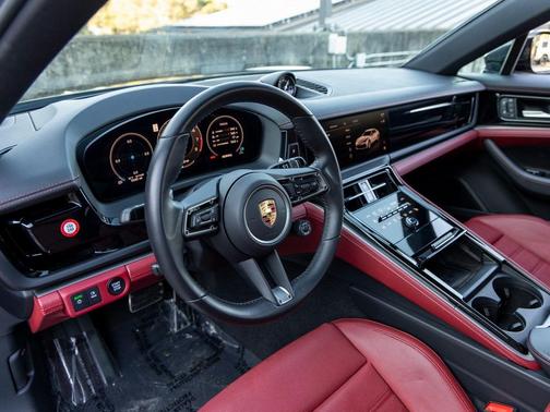 2024 Porsche Panamera 4