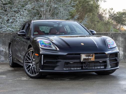 2024 Porsche Panamera 4
