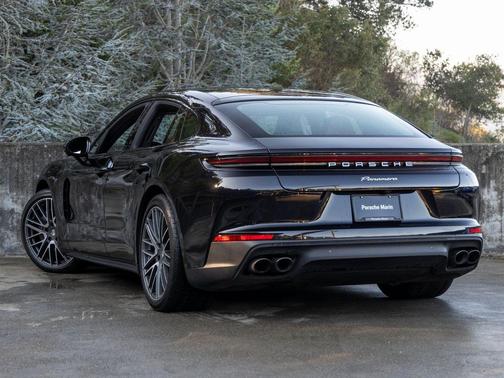 2024 Porsche Panamera 