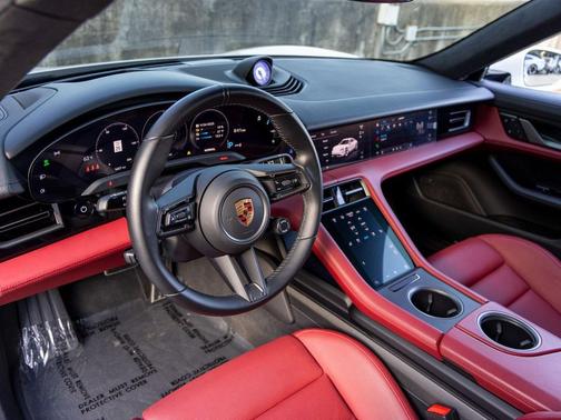 2024 Porsche Taycan Turbo S