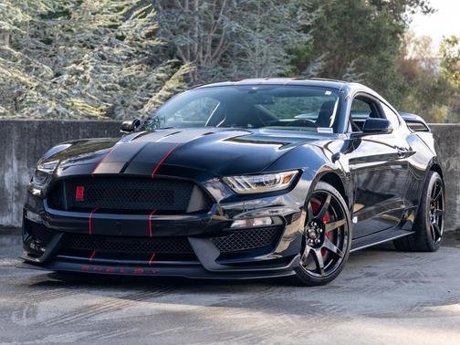 2017 Ford Shelby GT350R Base