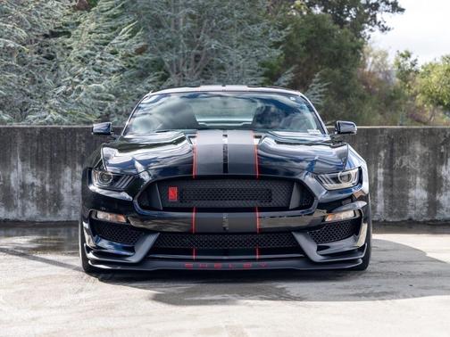 2017 Ford Shelby GT350R Base