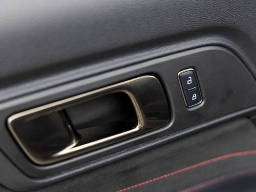 2017 Ford Shelby GT350R Base