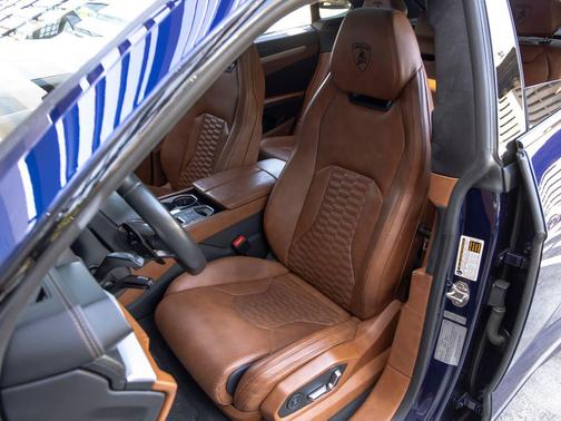 Dark Blue 2019 Lamborghini Urus Base