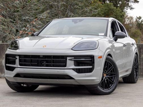 2025 Porsche Cayenne GTS