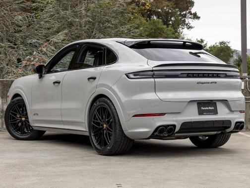 2025 Porsche Cayenne GTS