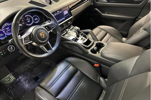 2022 Porsche Cayenne Base (Tiptronic)