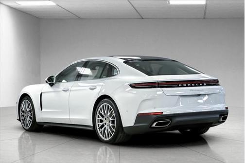 2024 Porsche Panamera 4