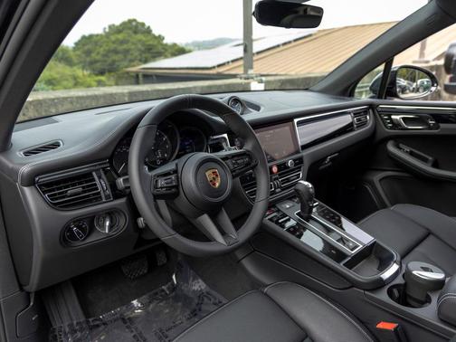 Jet Black Metallic 2025 Porsche Macan T