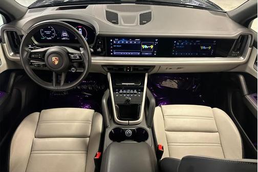 2024 Porsche Cayenne Base (Tiptronic)