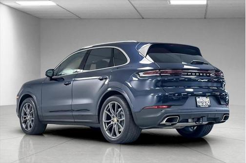2024 Porsche Cayenne Base (Tiptronic)