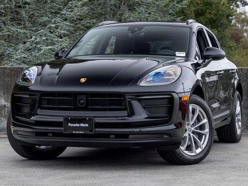 Jet Black Metallic 2026 Porsche Macan Macan