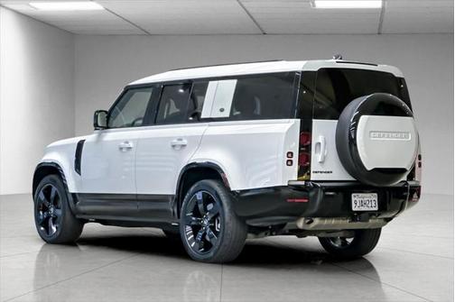 2024 Land Rover Defender 130 P400 X-Dynamic SE