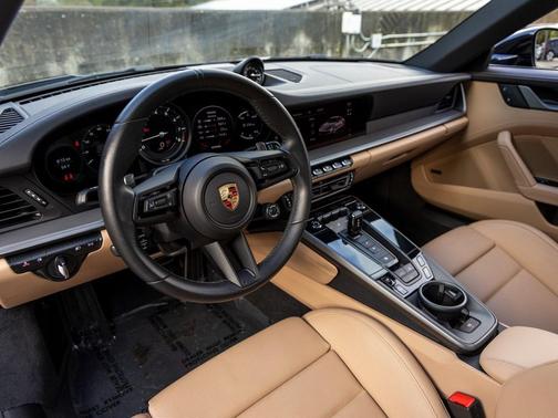 2024 Porsche 911 Carrera 4
