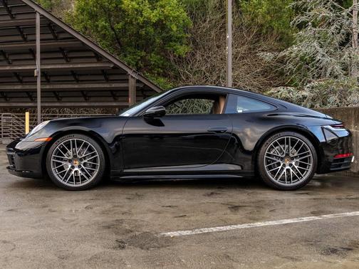 2024 Porsche 911 Carrera 4