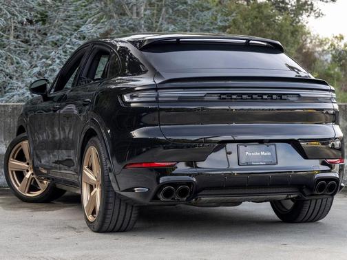 2025 Porsche Cayenne GTS