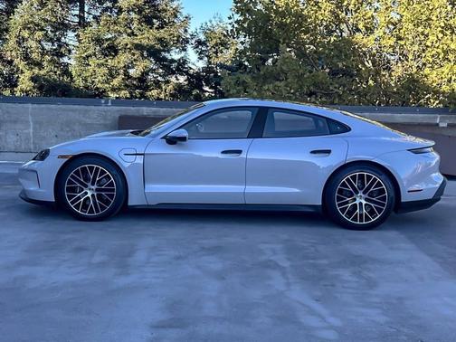 2025 Porsche Taycan 4