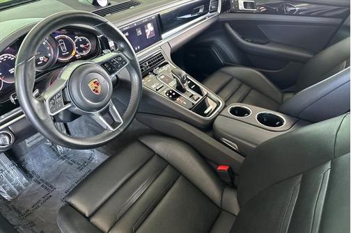 2018 Porsche Panamera Sport Turismo 4