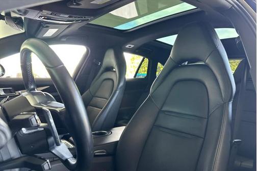 2018 Porsche Panamera Sport Turismo 4