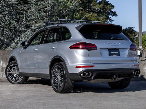 Rhodium Silver Metallic 2018 Porsche Cayenne S