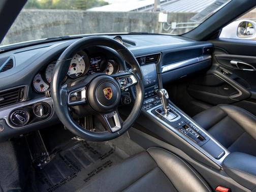 2017 Porsche 911 Carrera 4S Cabriolet