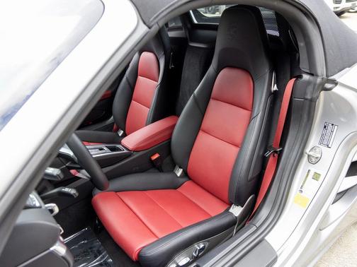 2025 Porsche 718 Boxster S