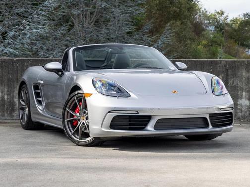 2025 Porsche 718 Boxster S