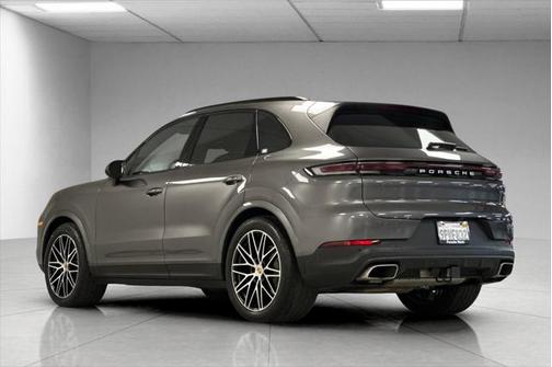 2024 Porsche Cayenne Base (Tiptronic)