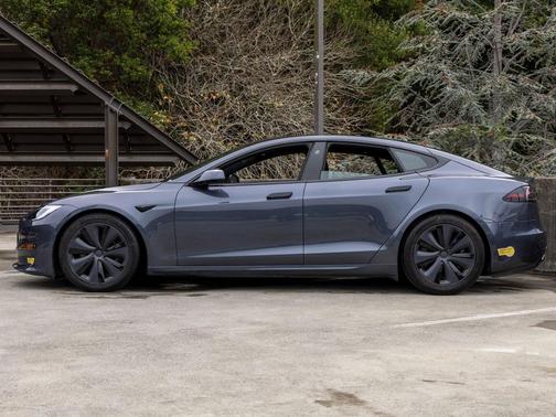 2022 Tesla Model S Base