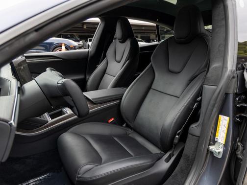 2022 Tesla Model S Base