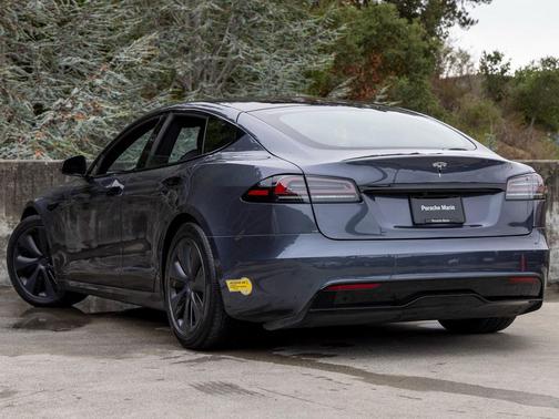 2022 Tesla Model S Base