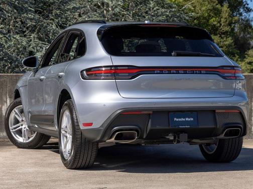 Dolomite Silver Metallic 2026 Porsche Macan Macan