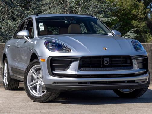 Dolomite Silver Metallic 2026 Porsche Macan Macan