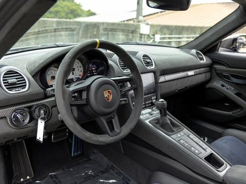 Gentian Blue Metallic 2025 Porsche 718 Cayman GT4 RS