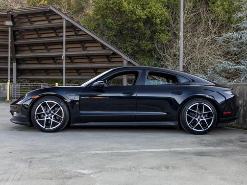 2025 Porsche Taycan 4