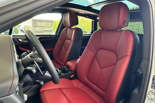 2025 Porsche Macan T