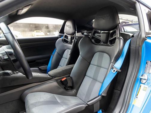 2023 Porsche 718 Cayman GT4 RS