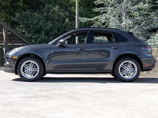 Volcano Grey Metallic 2026 Porsche Macan Macan