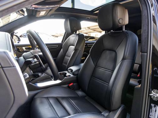 2023 Porsche Cayenne Turbo S