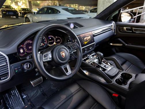 2023 Porsche Cayenne Turbo S