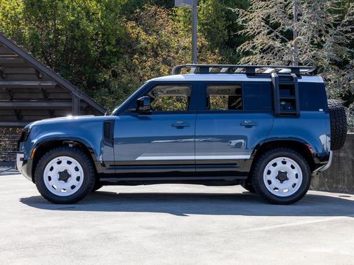 2024 Land Rover Defender 110 P400 S