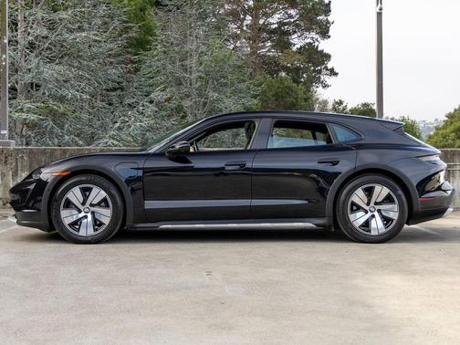 2022 Porsche Taycan 4