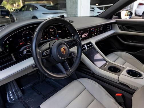 2022 Porsche Taycan 4